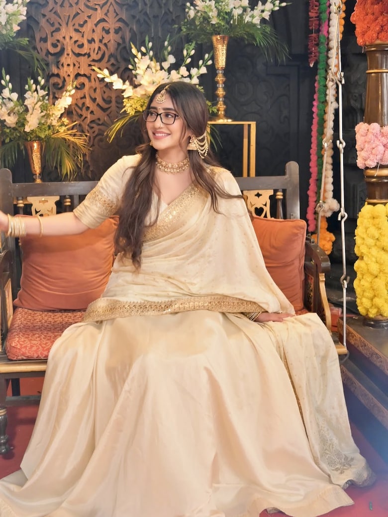 Shivangi Joshi'S Regal Elegance In Traditional Attire 5 1750578479 713 shivangi joshis regal elegance in traditional attire