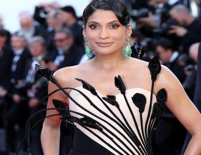 Farhana Bodi'S Second Cannes Look Says 'Thanks, But I'Ll Bring My Own Flowers'! 1 Farhana bodi's second cannes look says 'thanks, but i'll bring my own flowers'!